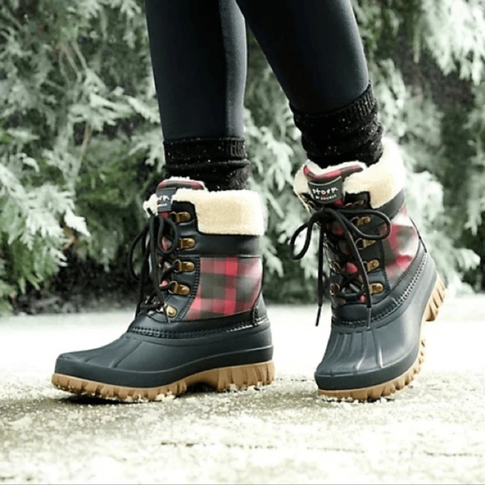 Cougar Women's Black and Red Plaid Winter Boots